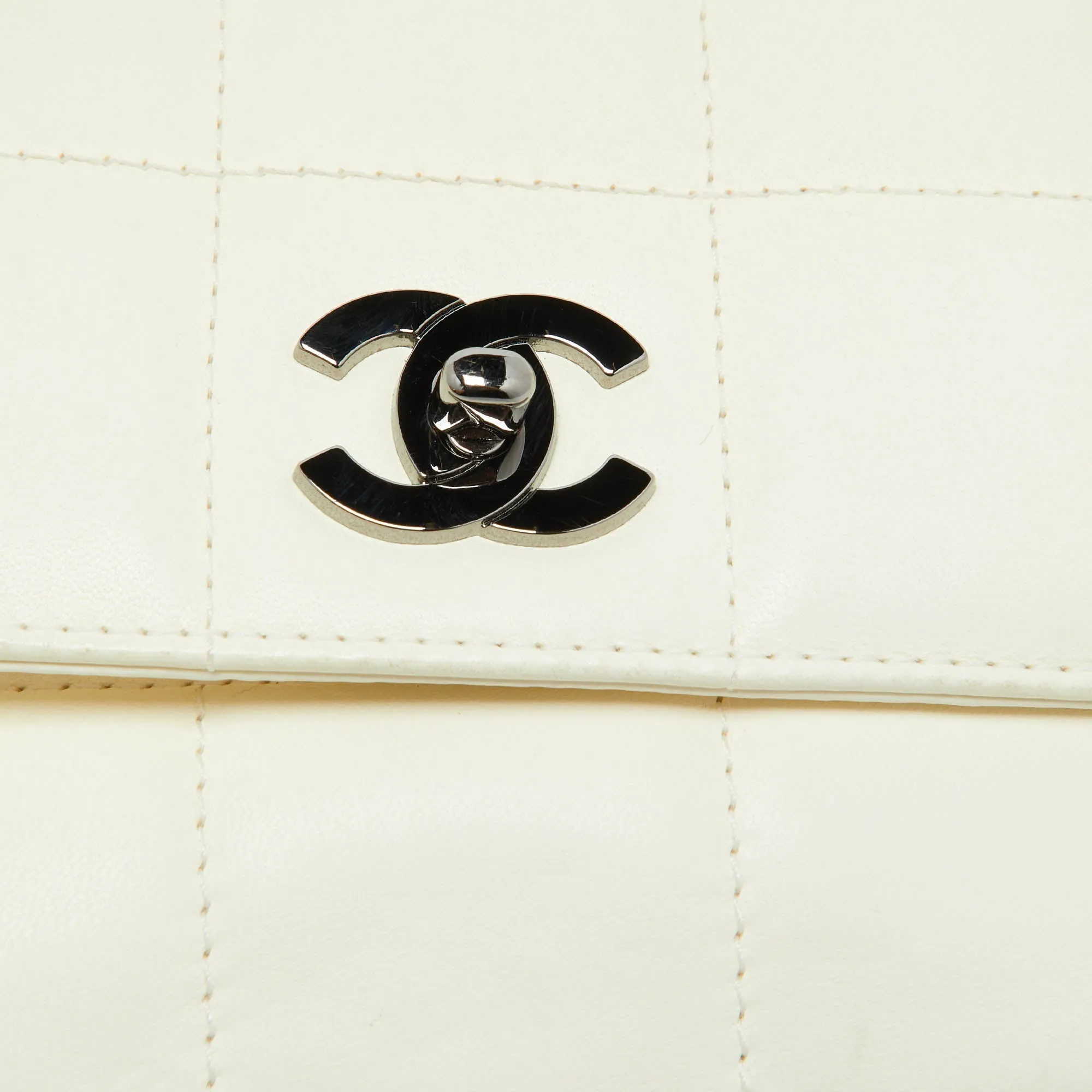 CHANEL White Square Quilted Leather Multi Chain Classic New Bag