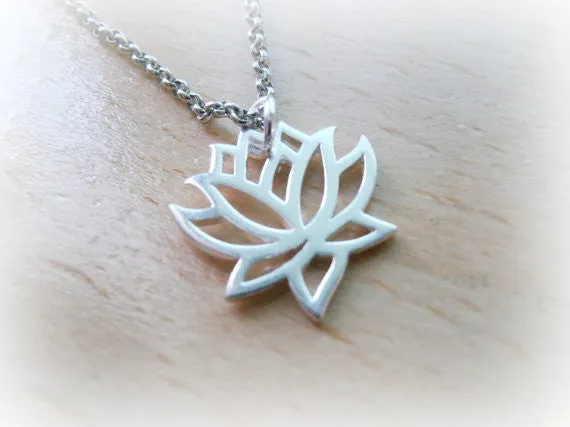 Elegant Vivid Lotus flower Pendant Necklaces for Women