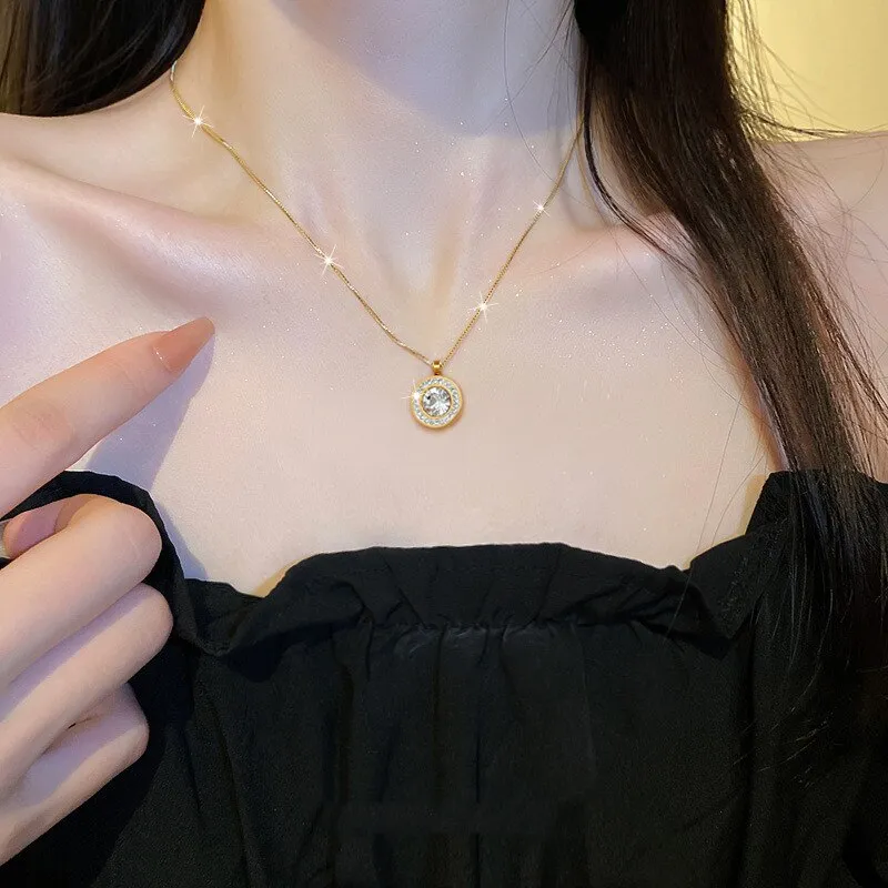 Fashion Round Shaped Pendant Necklaces for Women