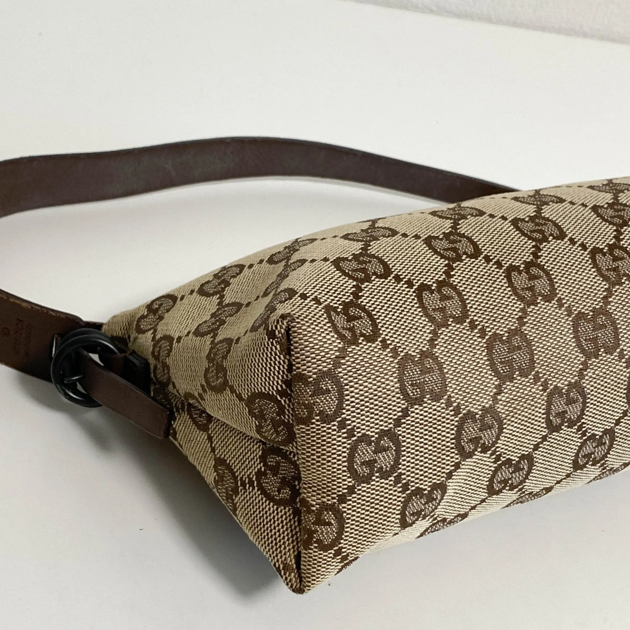 GG Canvas Pochette Accesories Shoulder Bag