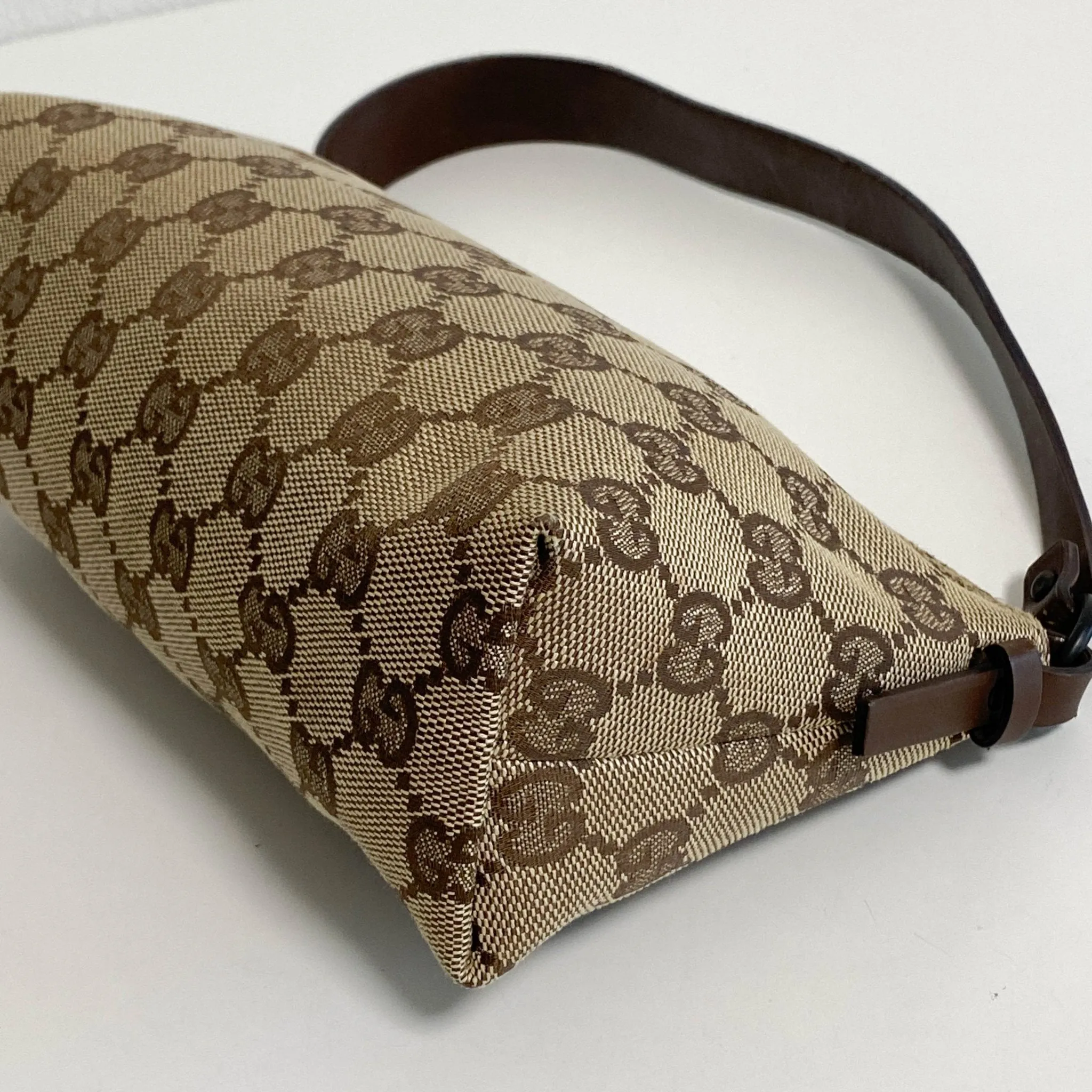 GG Canvas Pochette Accesories Shoulder Bag