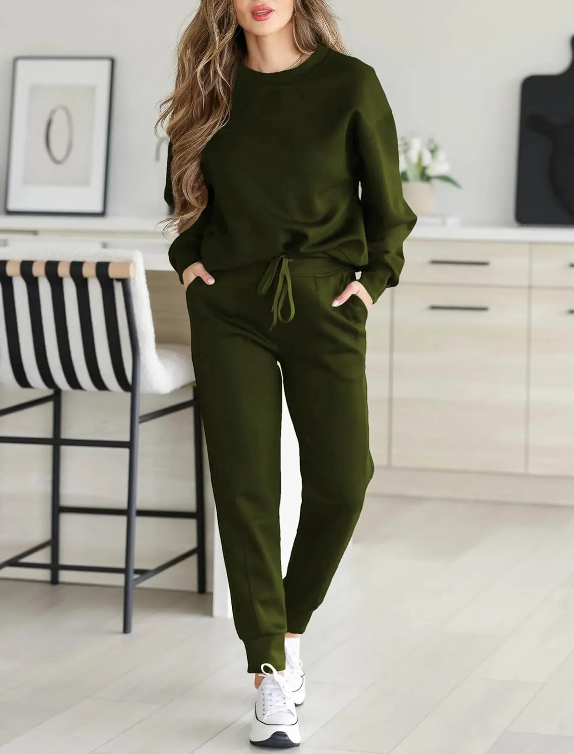 HBQ Sweatsuits For Women Sets 2 Piece Outfits Crewneck Sweatshirts Pullover Tops And Jogger Pants Tracksuits Lounge Set