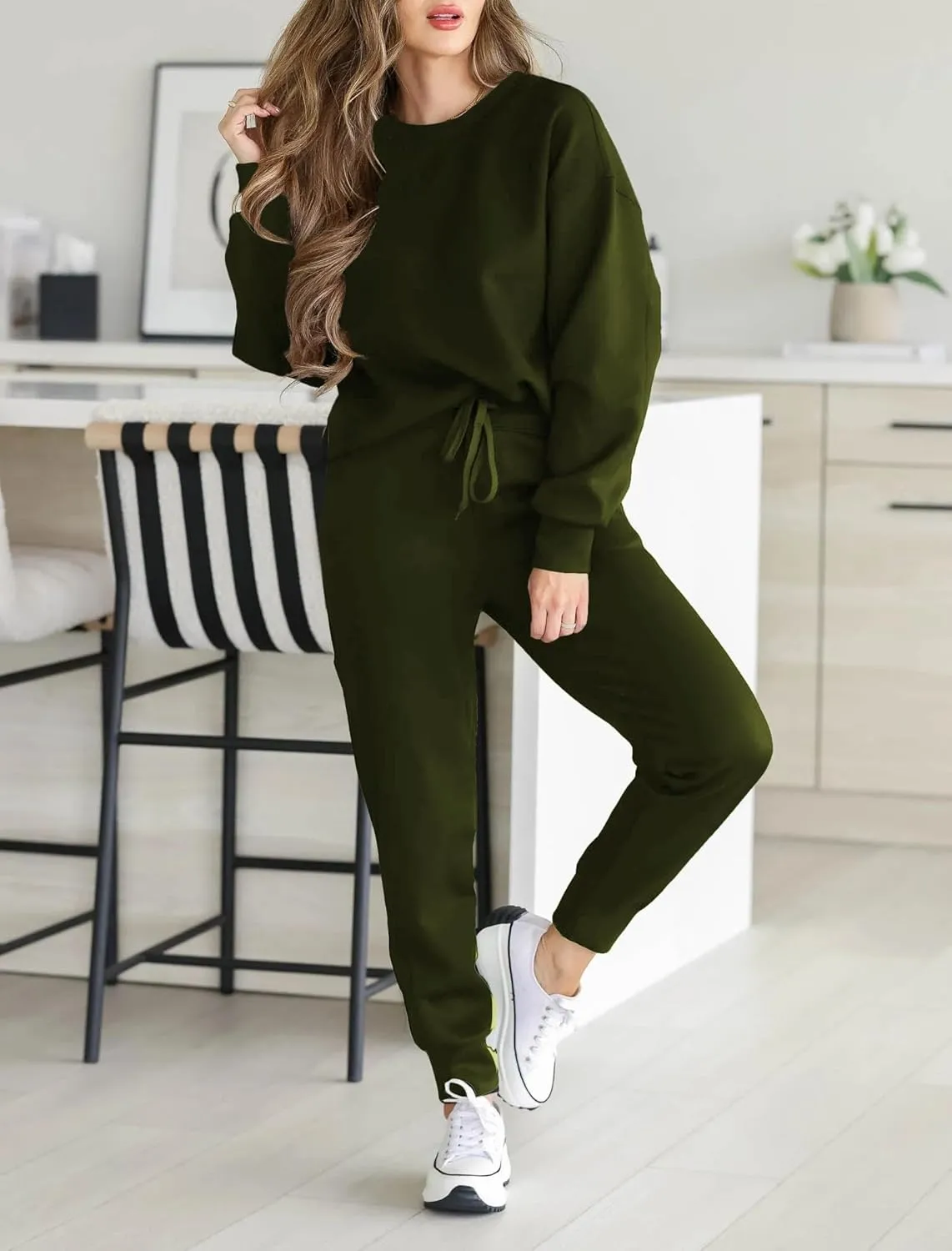 HBQ Sweatsuits For Women Sets 2 Piece Outfits Crewneck Sweatshirts Pullover Tops And Jogger Pants Tracksuits Lounge Set