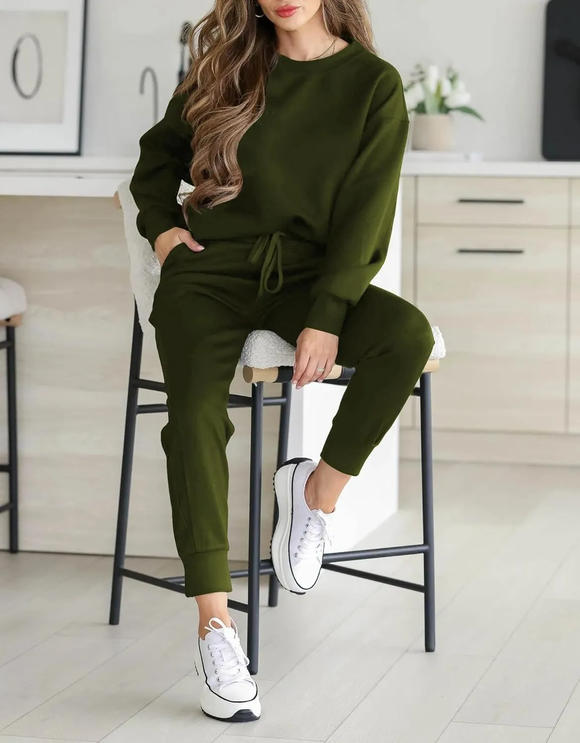 HBQ Sweatsuits For Women Sets 2 Piece Outfits Crewneck Sweatshirts Pullover Tops And Jogger Pants Tracksuits Lounge Set