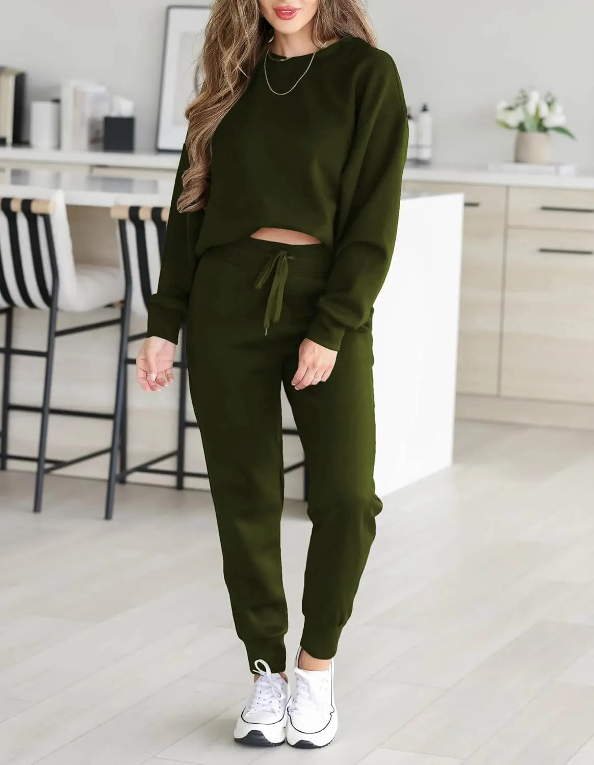HBQ Sweatsuits For Women Sets 2 Piece Outfits Crewneck Sweatshirts Pullover Tops And Jogger Pants Tracksuits Lounge Set