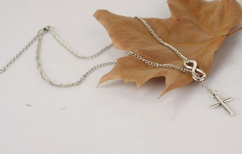 Stylish Chic Eight Cross Shape Pendant Necklace