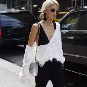 V-neck Pure Color Long Sleeves Irregular Short Sweater
